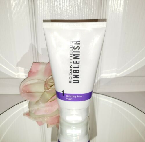 UNBLEMISH REFINING ACNE WASH