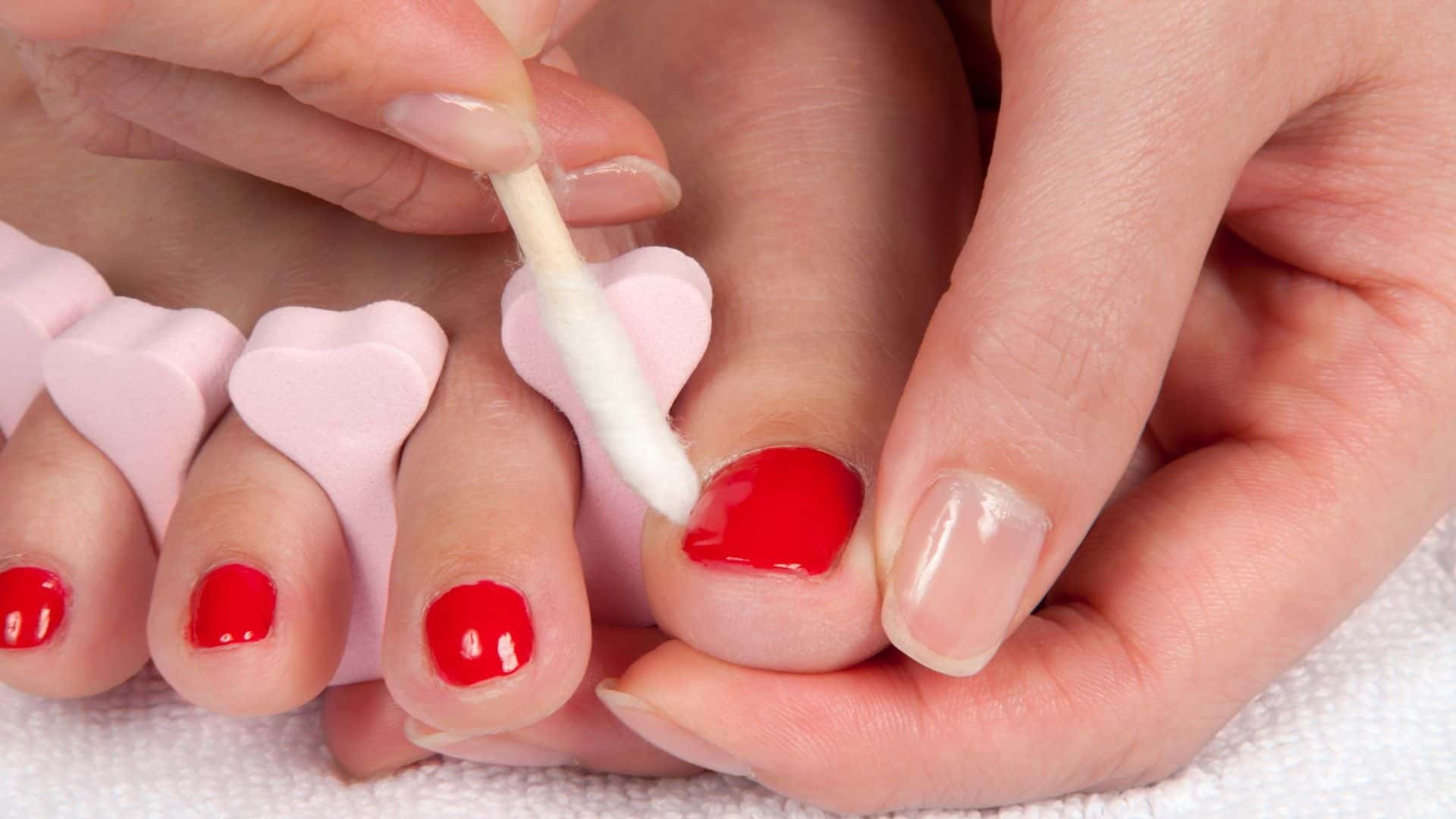 Pros and Cons of acrylic toenails